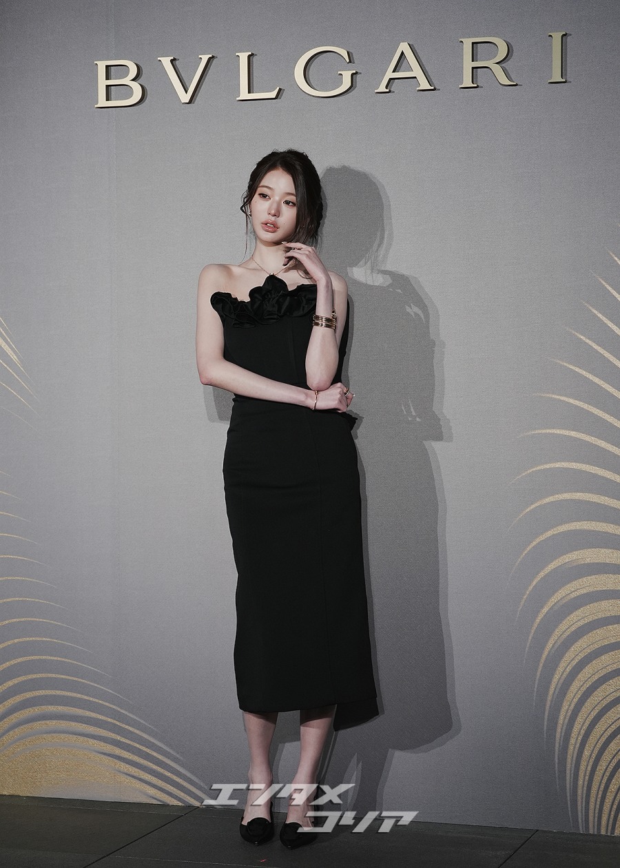 【フォト】IVEウォニョン、極細シルエットのドレス姿…まばゆいビジュアル