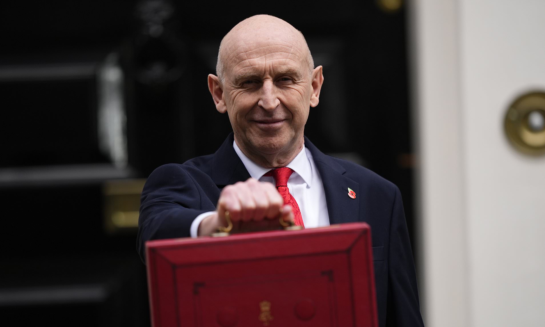 Britain faces £850billion interest bill as towering national debt ...