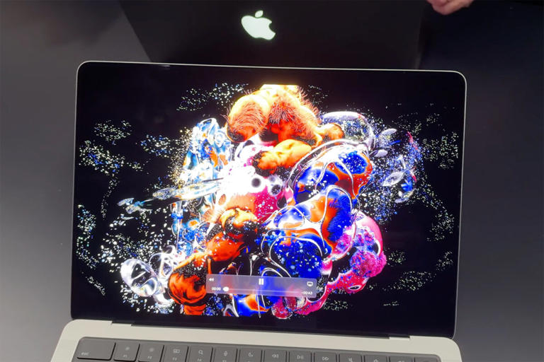 新発表のMacBook Proを触ってわかった、今回の主役は「ディスプレイとタッチ操作」