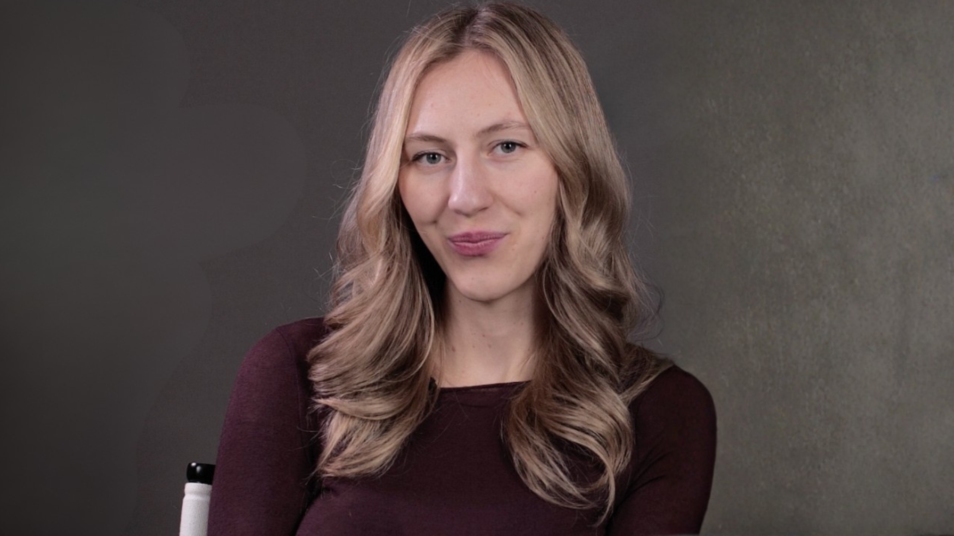 6 subtle signs a woman may be open to conversation