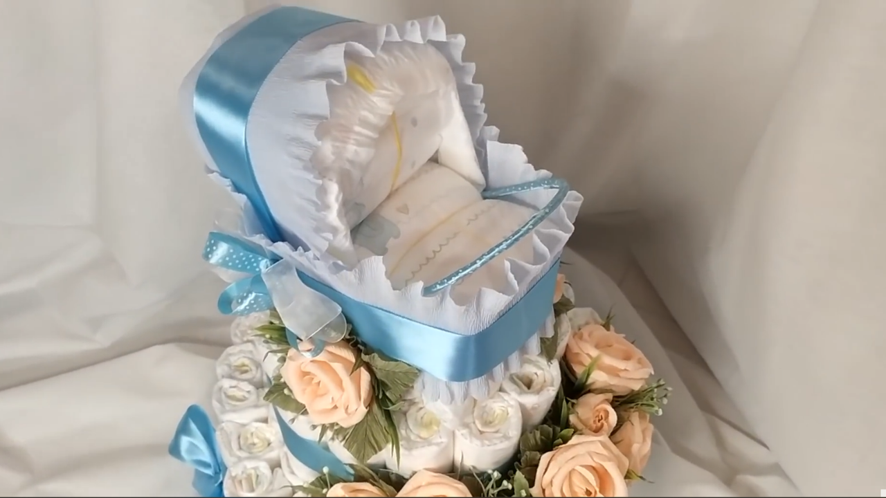 DIY pamper cake for a special baby gift