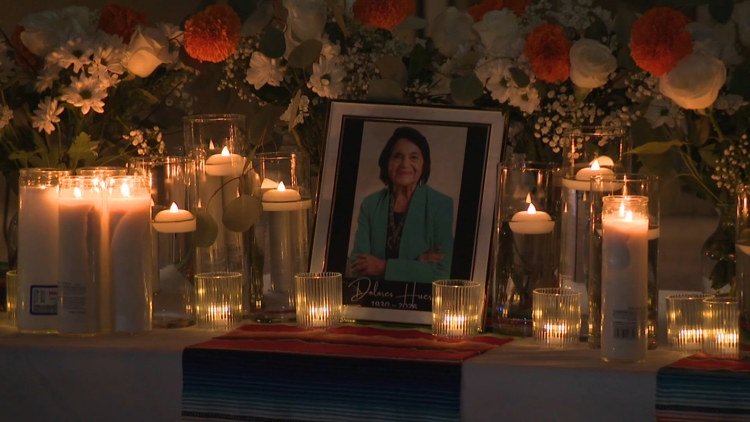 Phoenix community honors Dolores Huerta's legacy at City Hall vigil