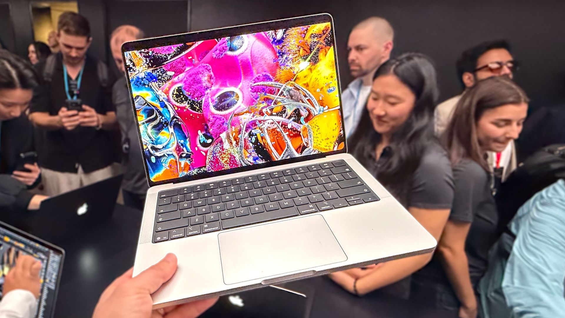I saw the MacBook Pro OLED next to the best Windows laptop with tandem ...
