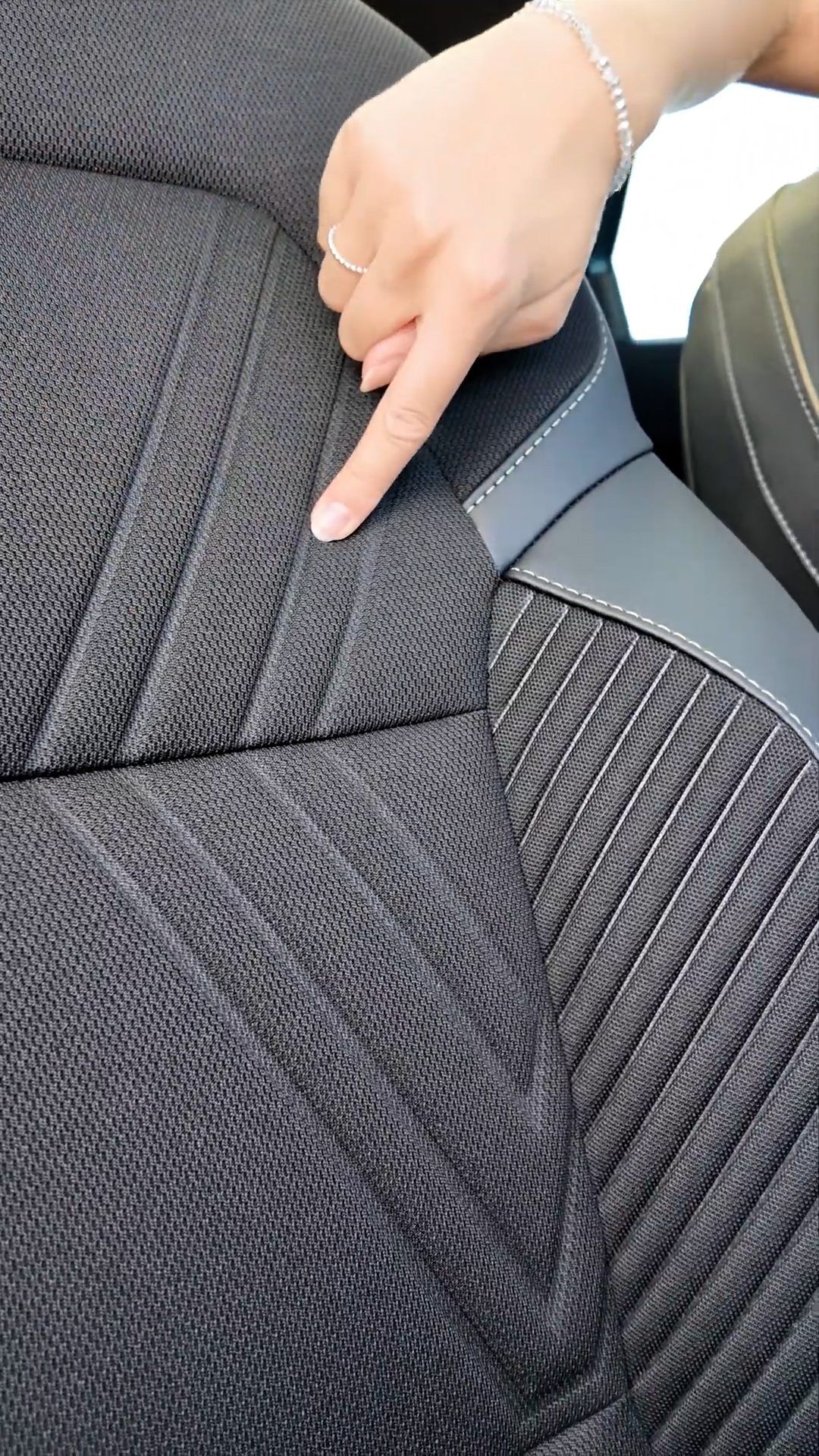 A closer look at the leather seat texture in the Renault Symbioz