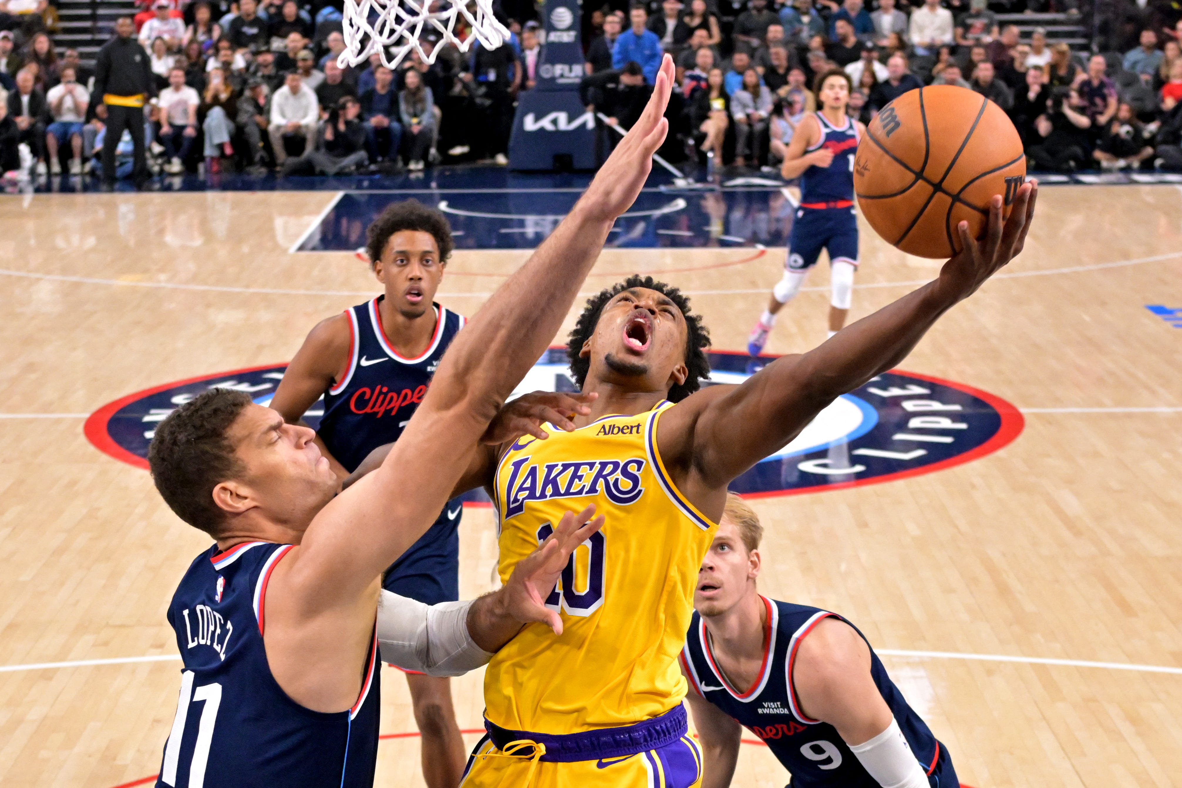 Lakers player grades: Lakers put Clippers to sleep, improve to 4-1