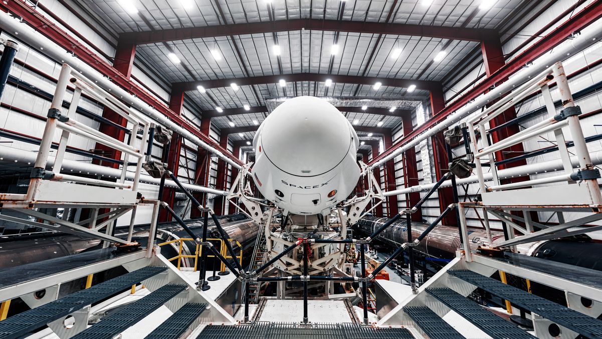 Opinion: While the odds of a SpaceX-Tesla merger are climbing ...