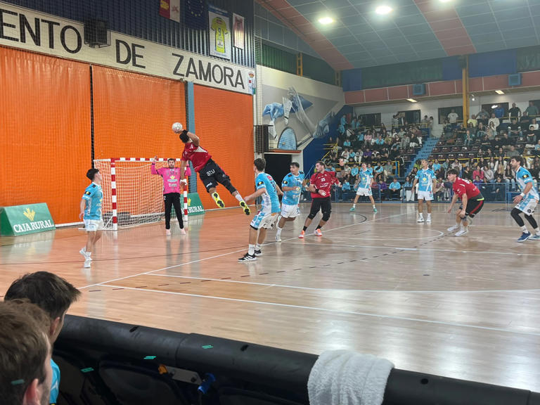 El UBU San Pablo Burgos se impone al Zamora y avanza en la Copa