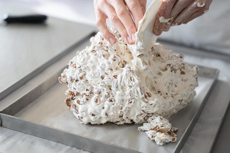 Ni Jijona, ni Alicante: el mejor turrón de almendra de España se hace ...