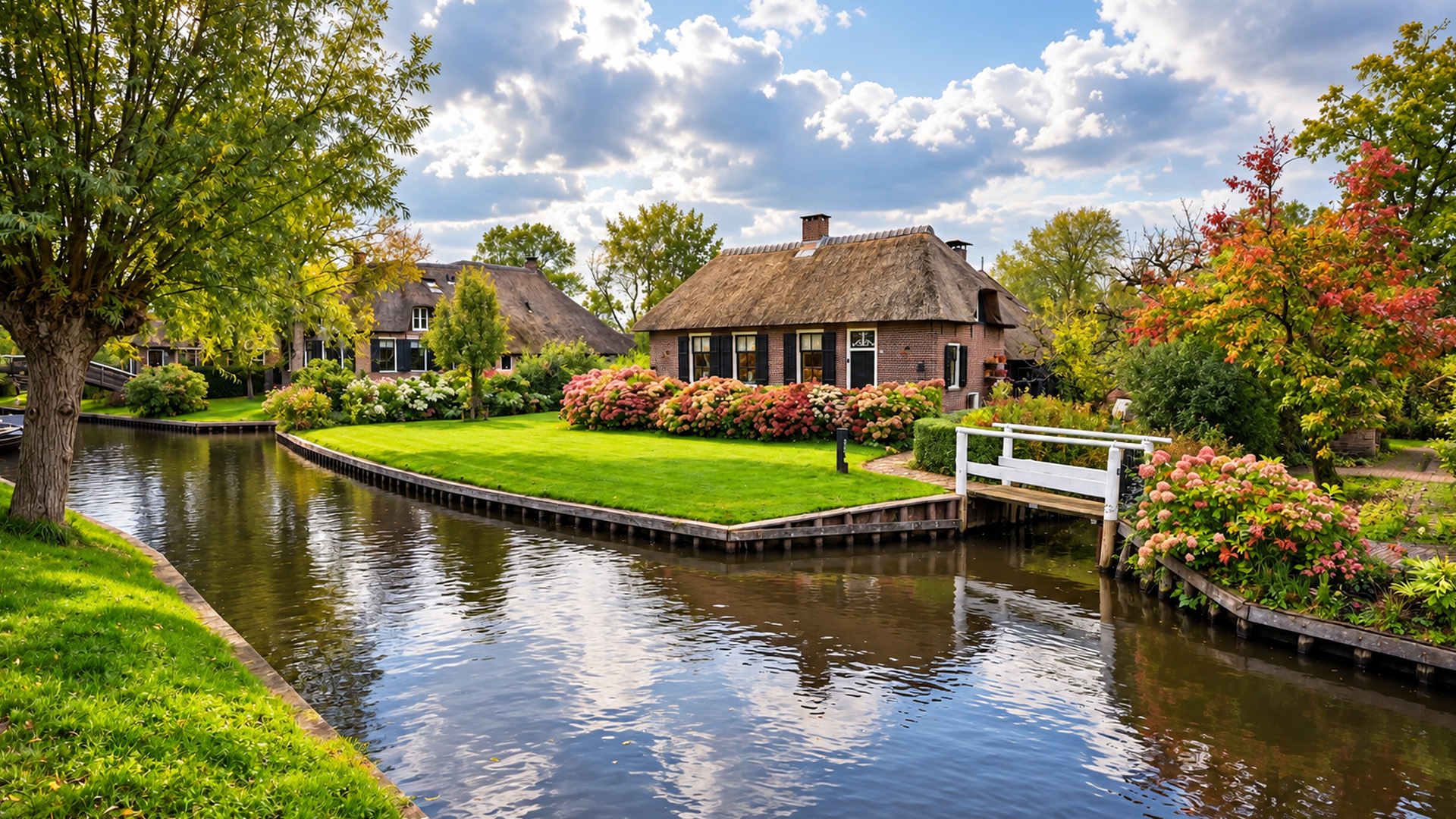 Walking through Giethoorn’s traditional Dutch village landscape (4K)