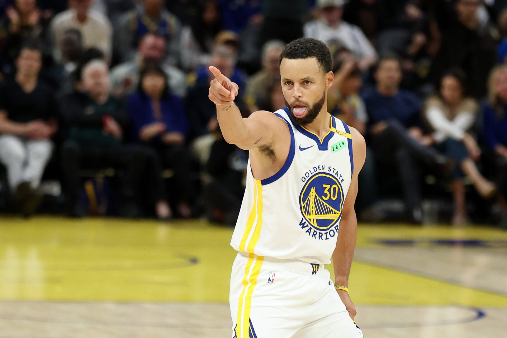 Stephen Curry ties impressive LeBron James record with 44-point ...