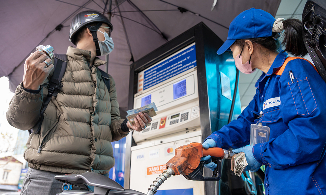 Gasoline prices edge up