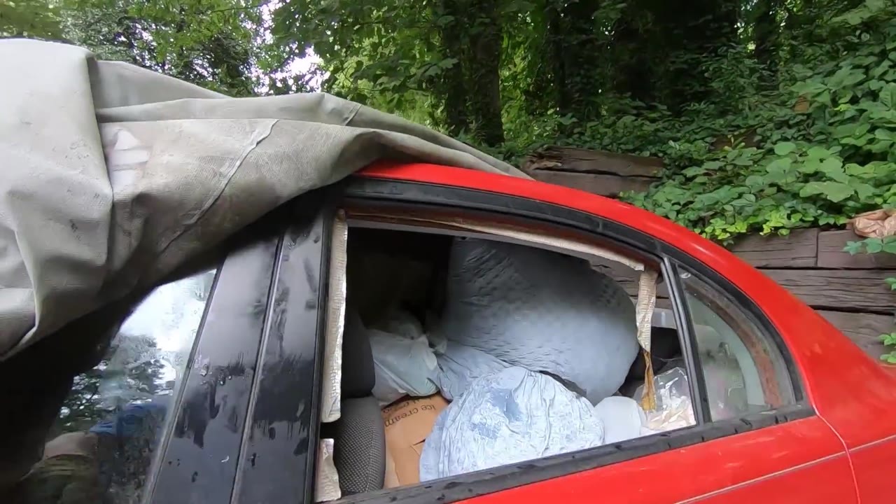 Tow truck driver faces angry protest over missing towing notice