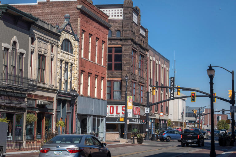'Should not be competitive': Will 5th District voters buck convention ...