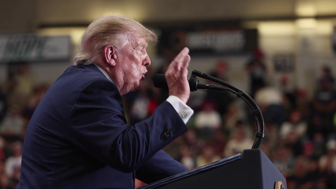 Donald Trump humiliated as he's interrupted by protester singing ...