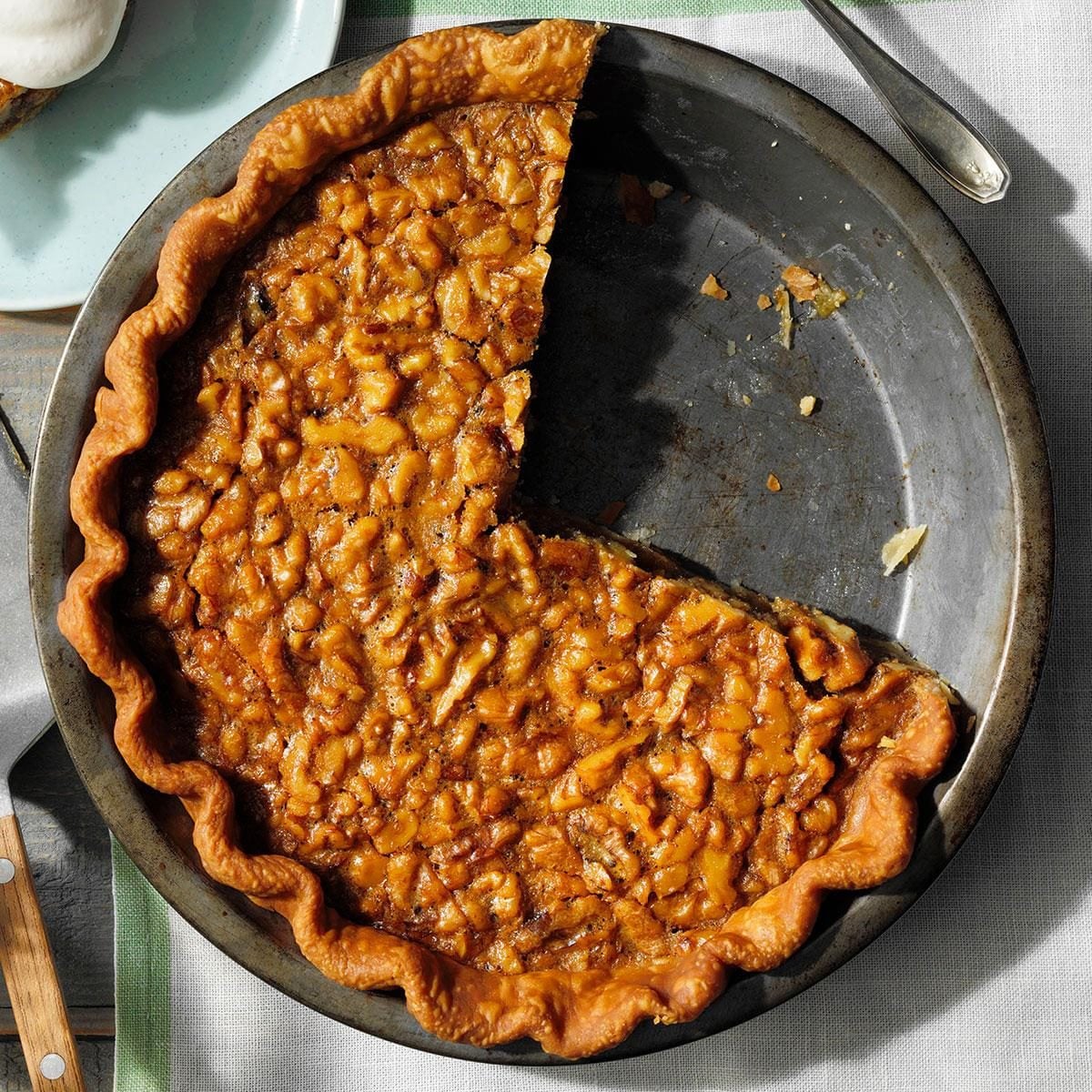 Smoked walnut pie