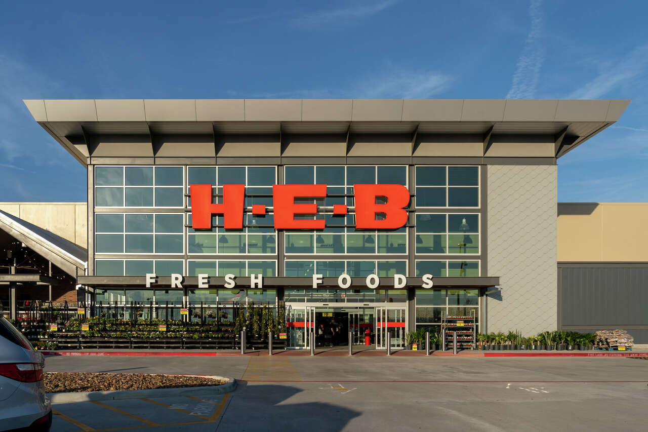 H-E-B plans nearly $1.25M renovation of decades-old Laredo store