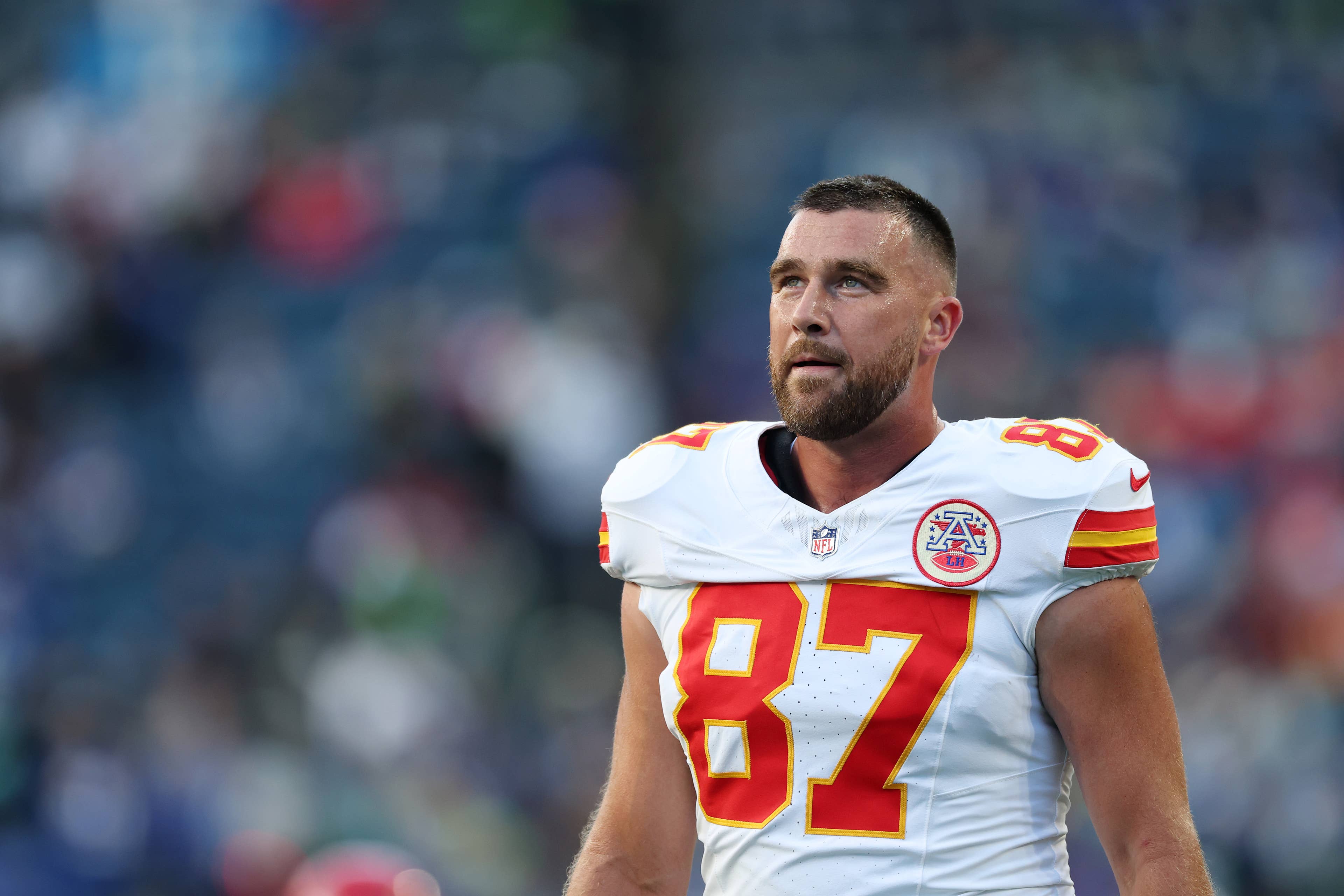Travis Kelce pauses before Chiefs game to deliver heartfelt message to ...
