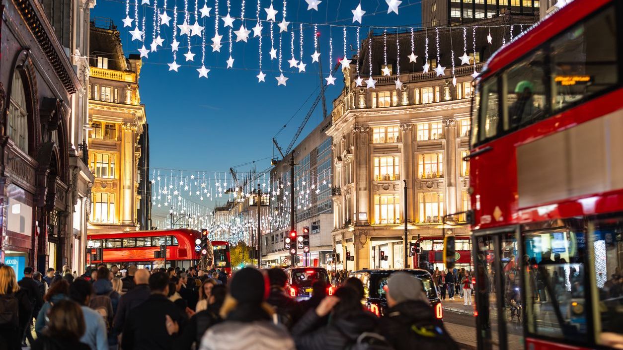 Oxford Street Christmas shoppers will have faces scanned by live facial ...