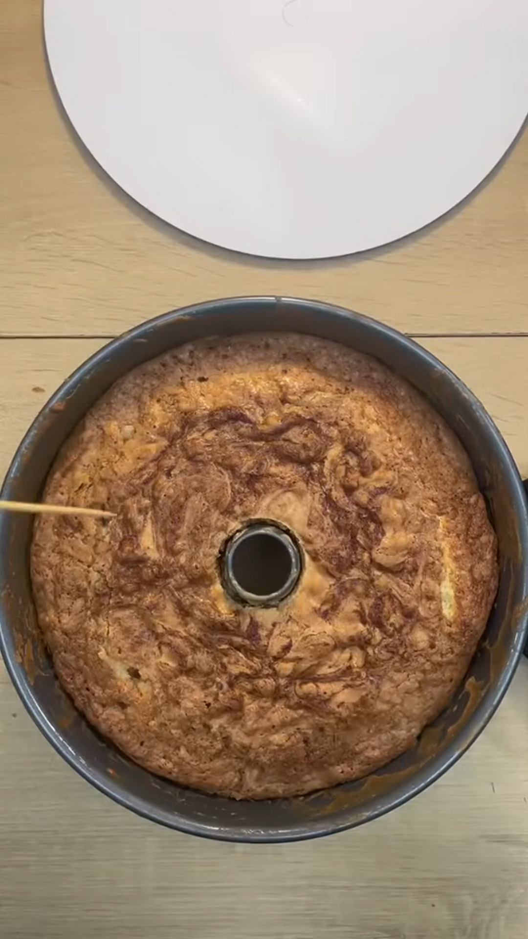 Step by step tutorial for a homemade honey bun cake