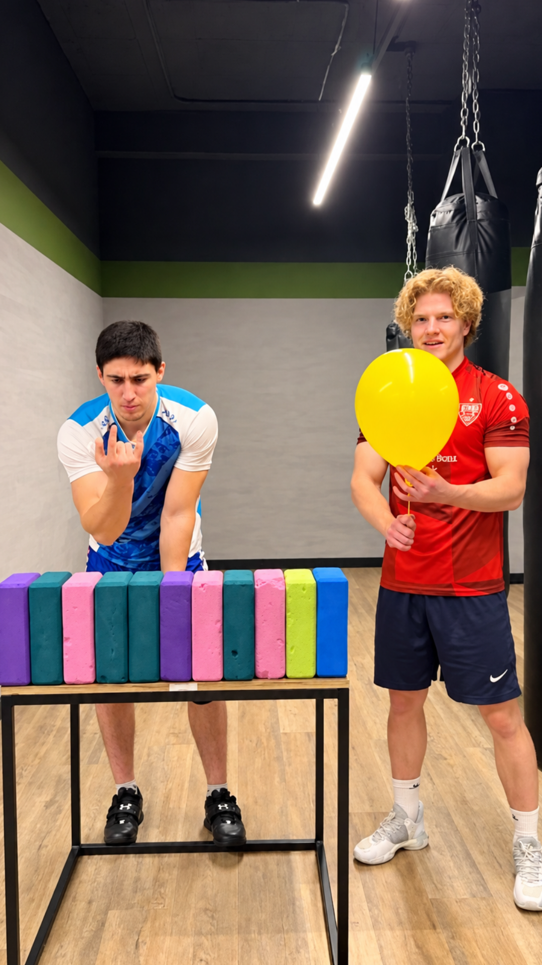 Testing boxing reflexes in a sleight of hand and gravity challenge