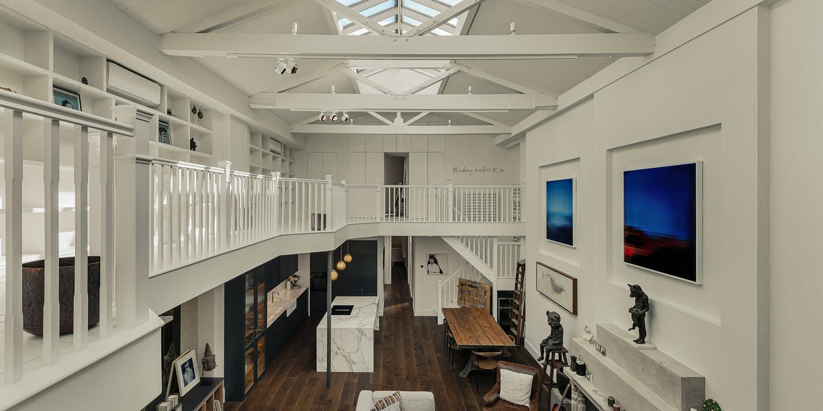 Hugh Grant’s fictional ‘Notting Hill’ home just hit the market