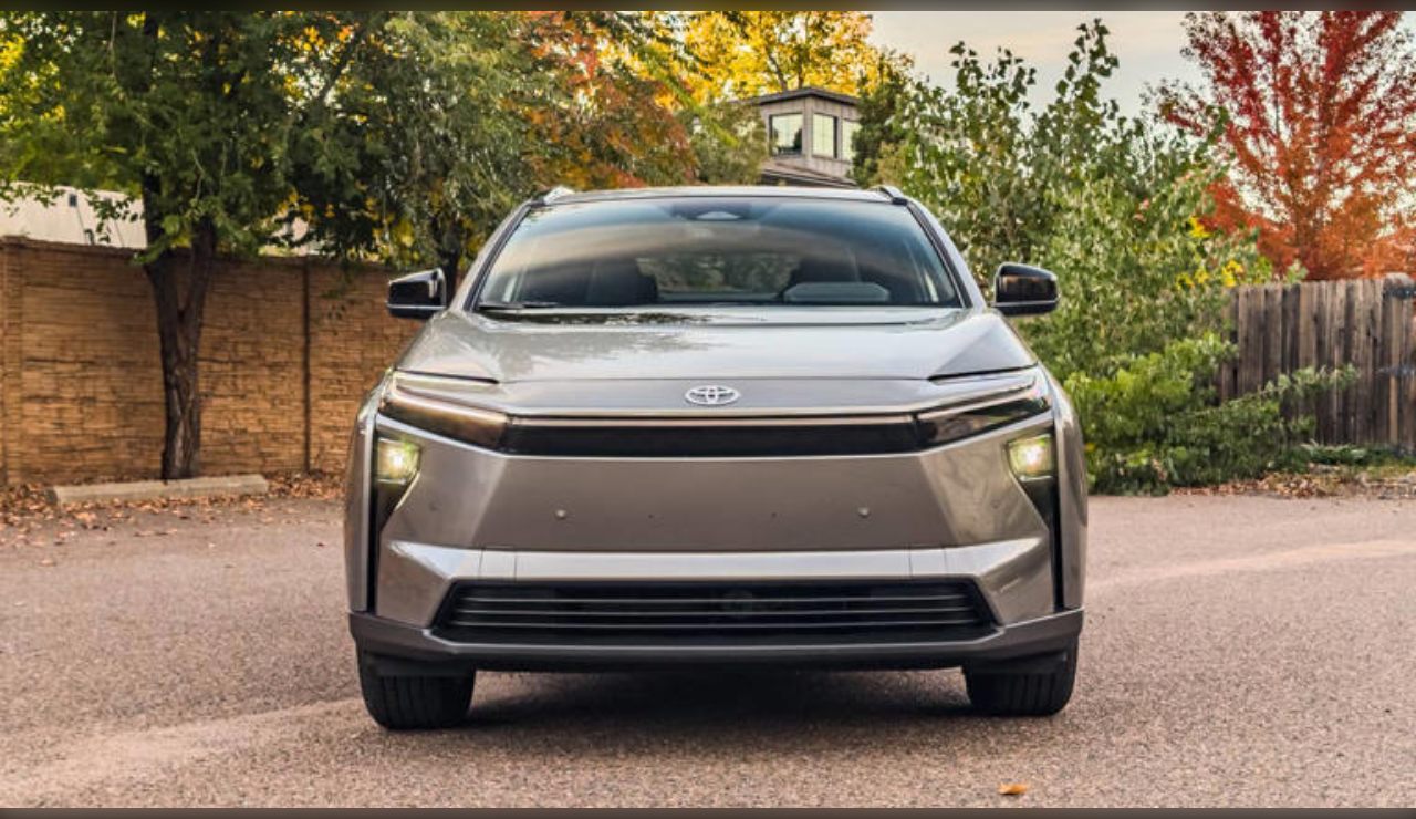 Toyota bZ dispara sus ventas un 103% y amenaza el dominio de Tesla en ...