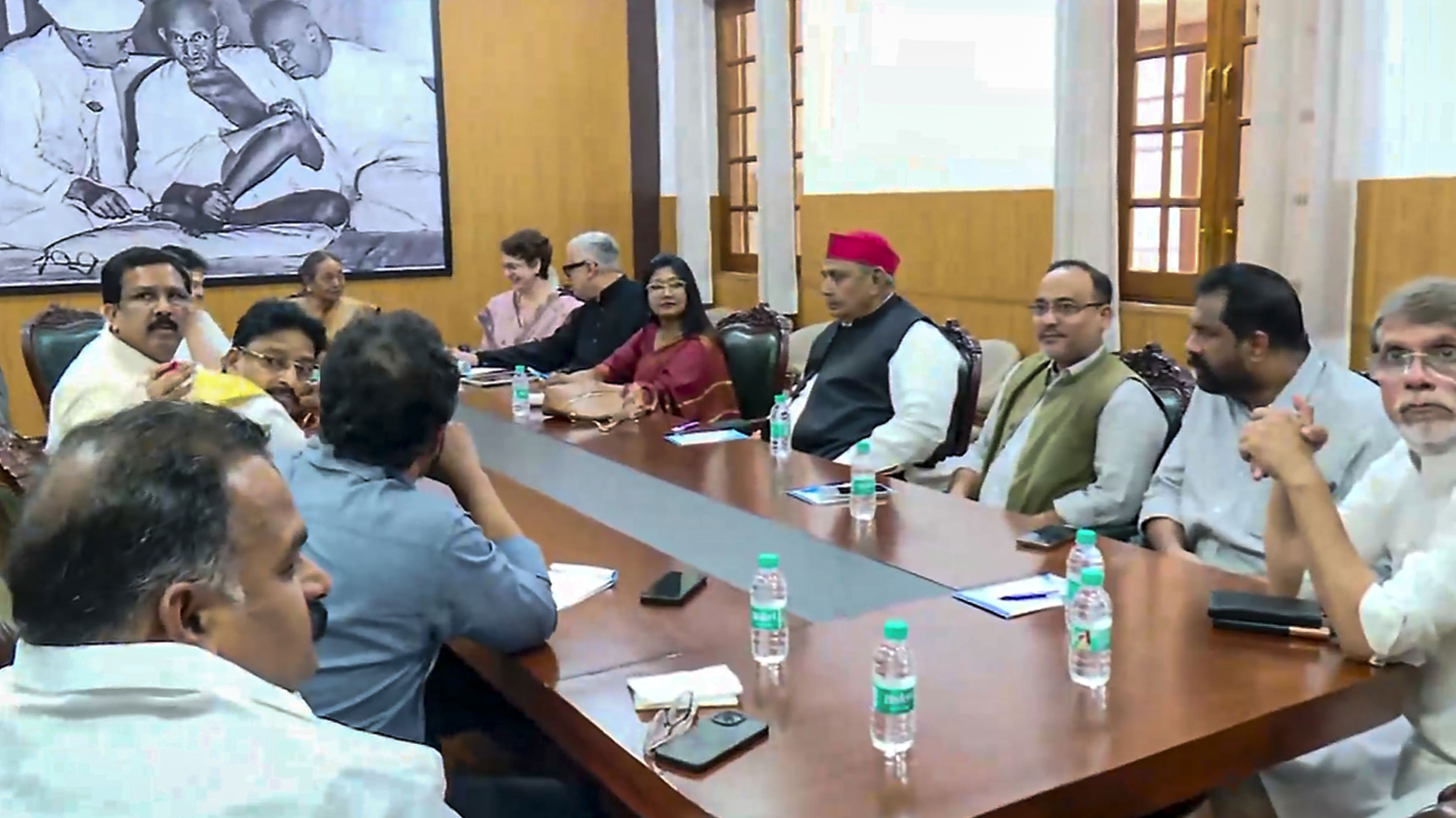 Don't worry about police, BJP will not have guts to try antics: Rahul ...