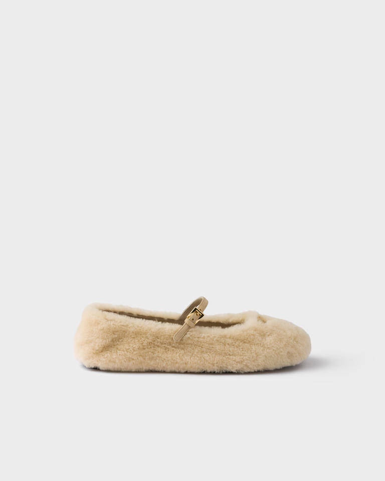 Ces ballerines en shearling tout-confort vont vite devenir vos ...