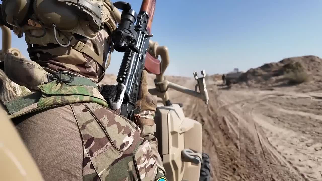 Russian and Uzbek troops storm mock village as joint exercise ends near ...
