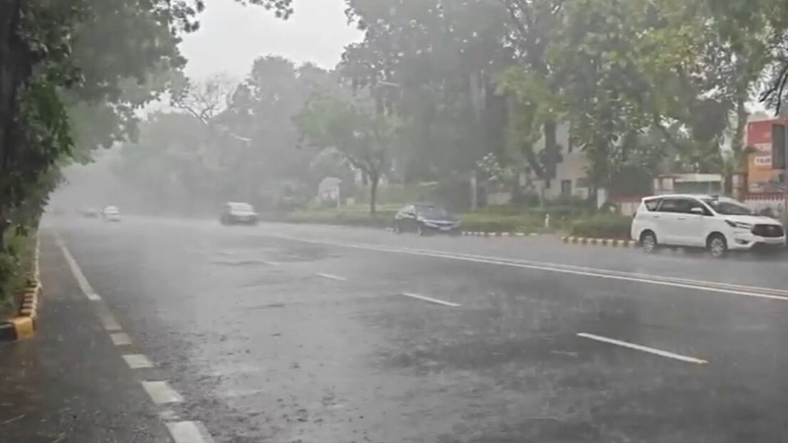 Heavy rain to hit Delhi-NCR, IMD issues red and orange alerts ...