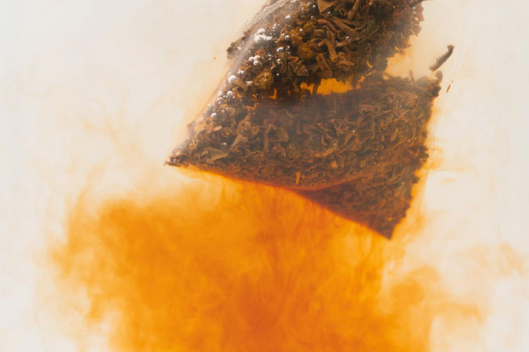 Plastic tea bags can dose your brew with hormone-disrupting chemicals ...