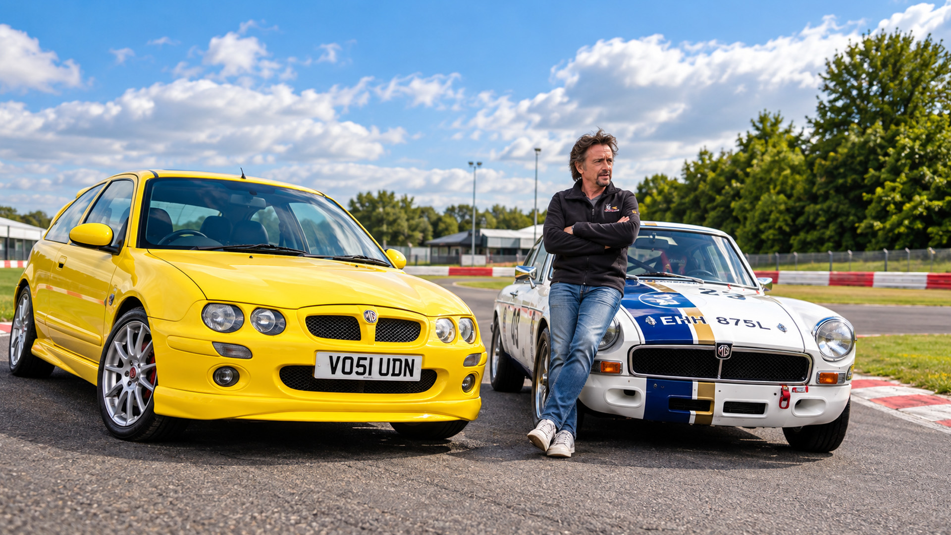 Can Richard Hammond's classic MGB beat a newer MG hot hatch?