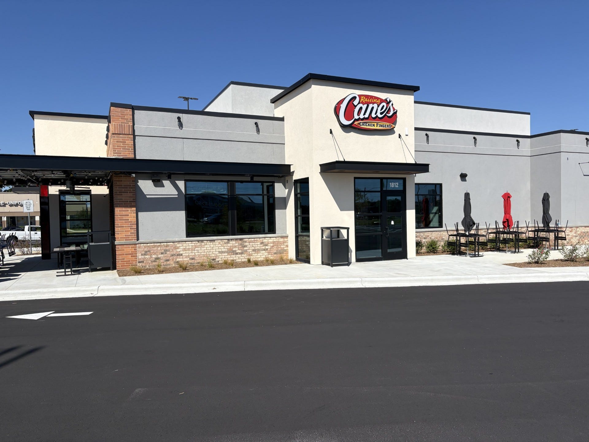 Raising Cane’s Fayetteville opening includes free food, giveaways