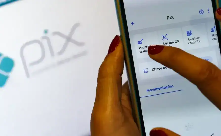 Se você recebe pagamento por PIX na sua conta pessoal, a partir de 2027 você pode ter que abrir um CNPJ. Entenda