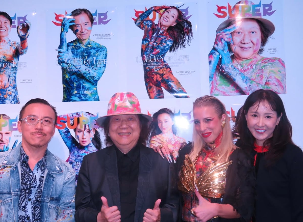 ミッキー吉野「すごい!」レスリー・キー氏写真展「SUPER『COLORS OF LIFE』」に感嘆