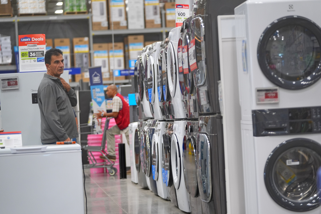 US economy grows at brisk 3.4% pace in third quarter on strong consumer ...