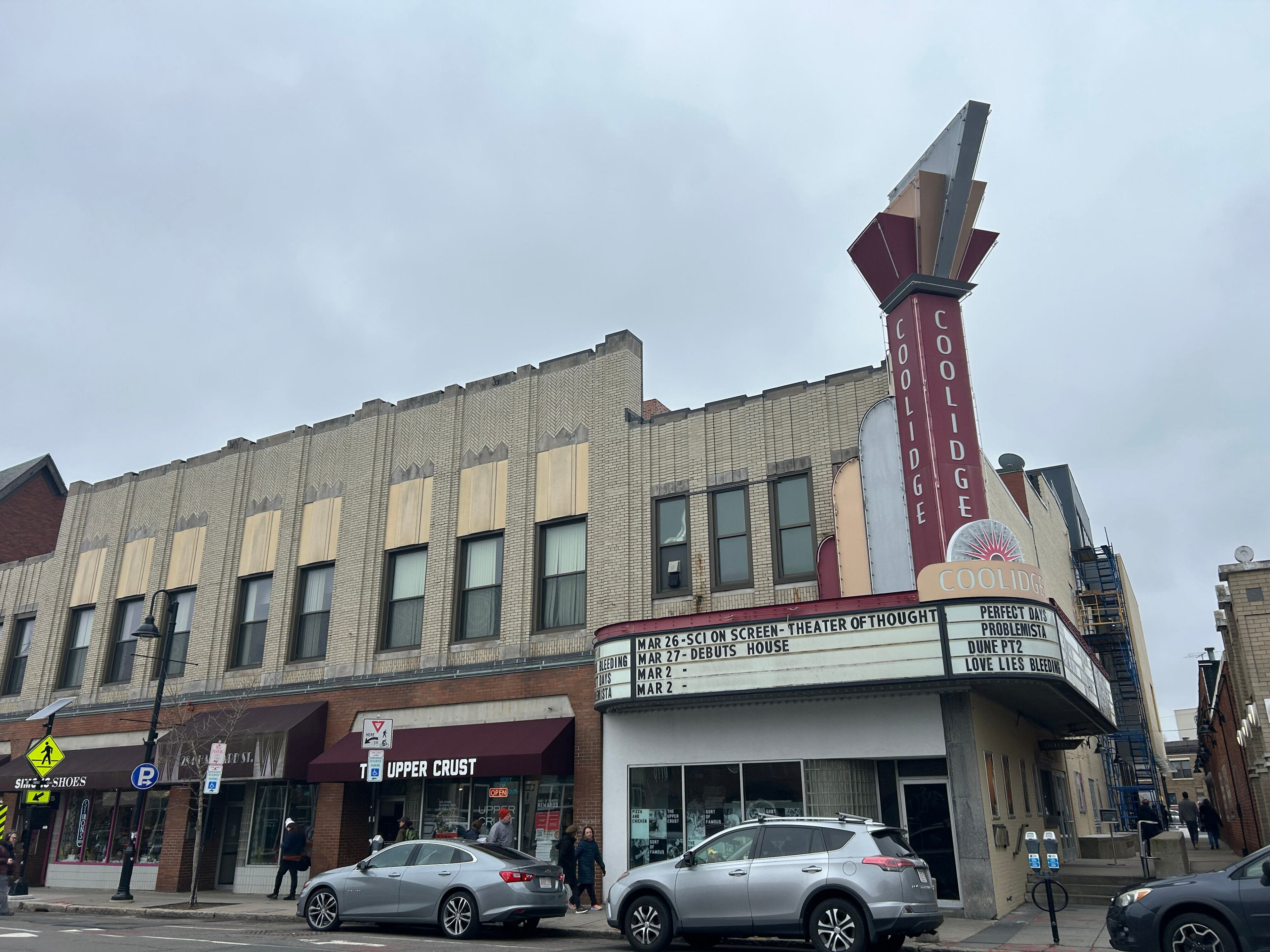 Landmark Mass. theater to host 13-hour Halloween horror movie marathon