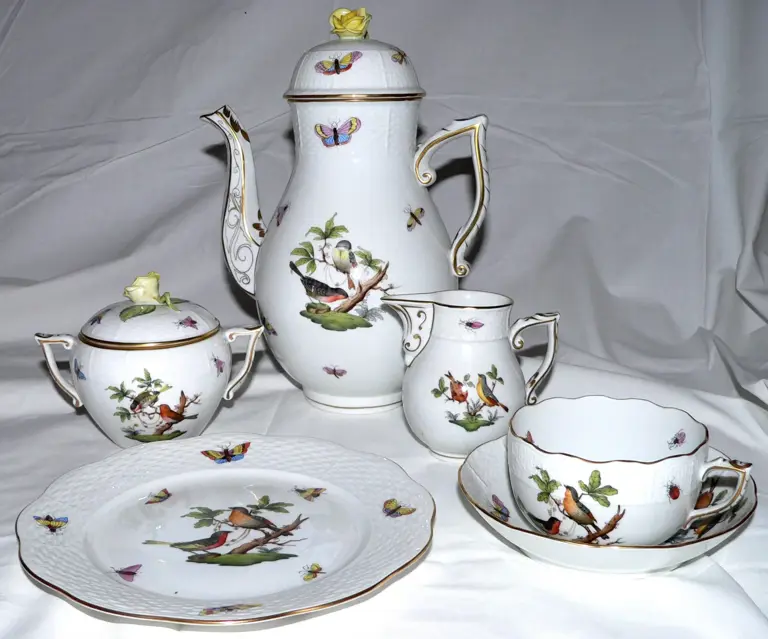 4 valuable vintage china sets collectors are scrambling to track down