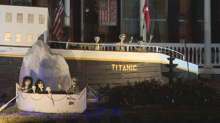 Man creates Titanic display outside of Cynthiana home for Halloween