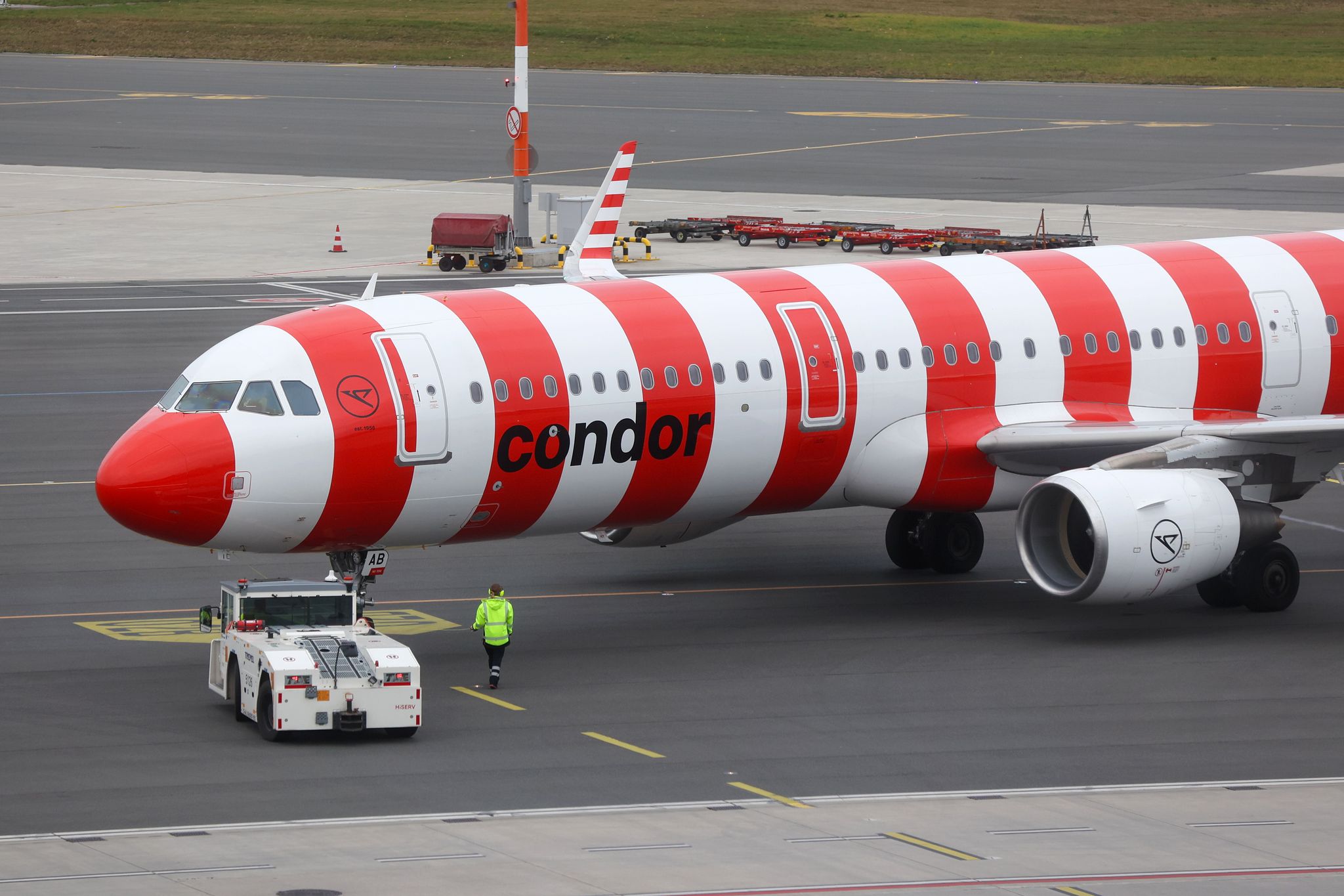 Pilots at German airline Condor to be given 7% pay increase in 2028