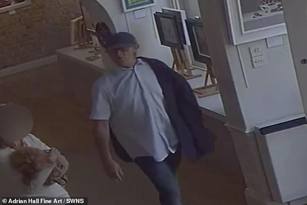 Shell-shocked! Moment 'brazen' thief steals £1,850 bronze statue of ...
