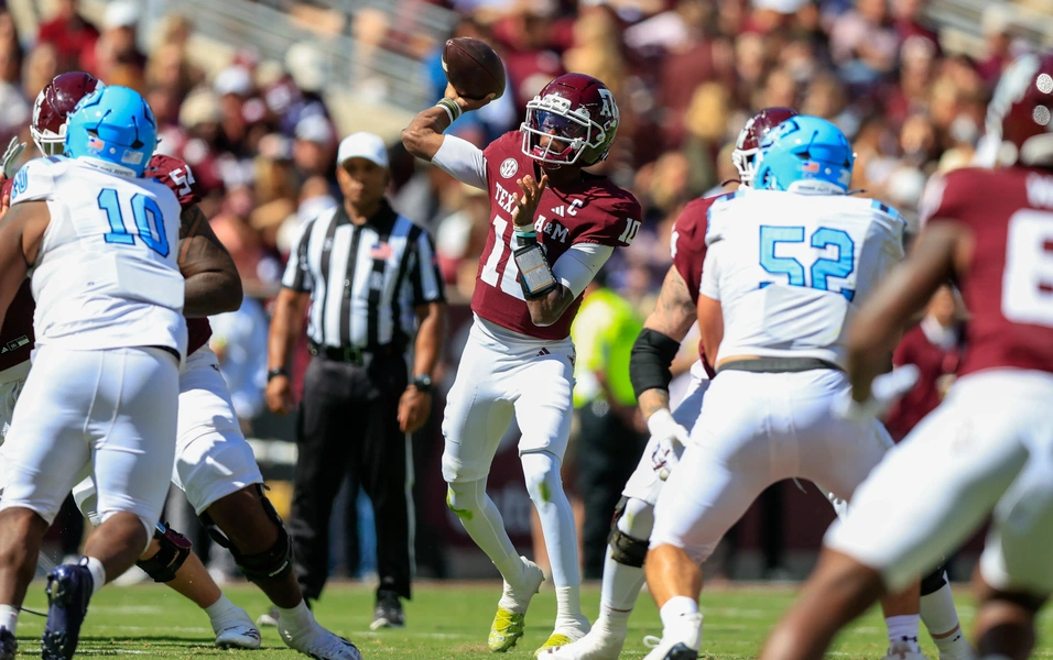 Elko sticks with Reed as Aggies' starter despite struggles