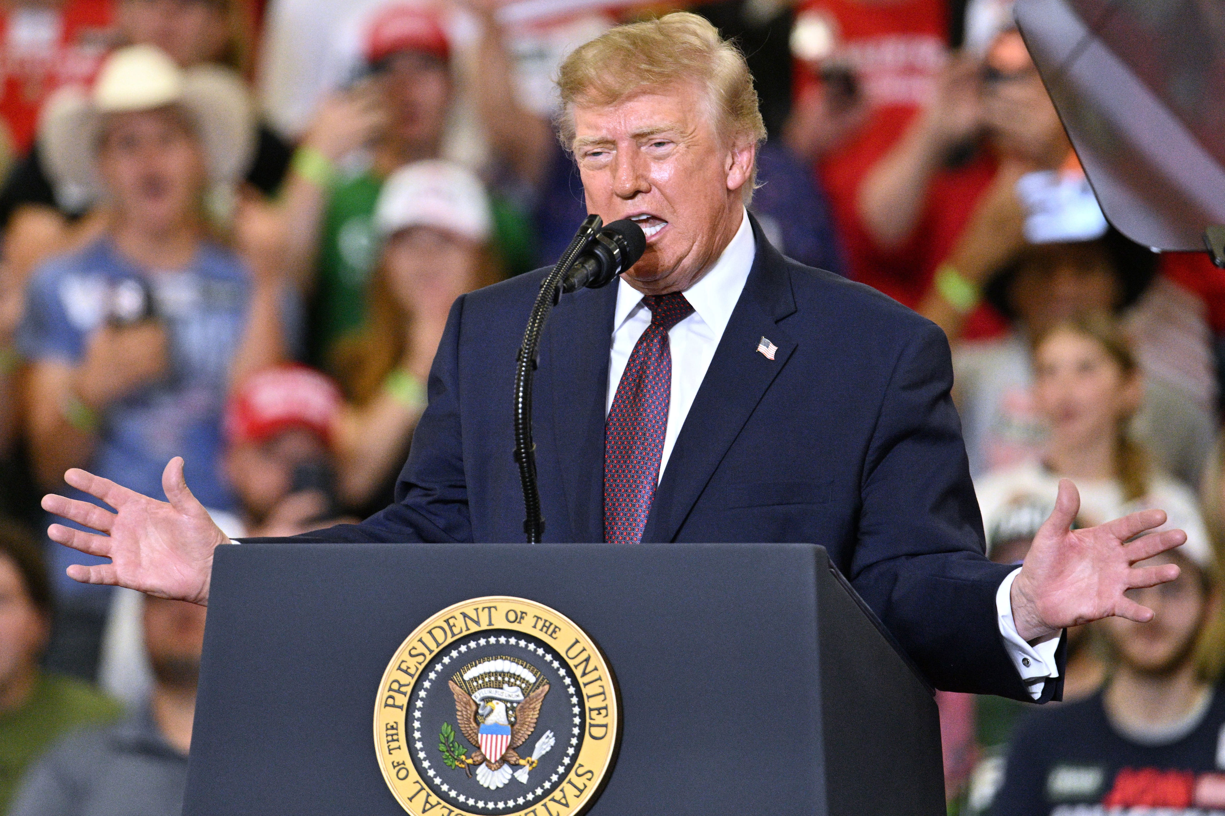 Live stream: Trump holds midterm rally in Rock Hill, South Carolina