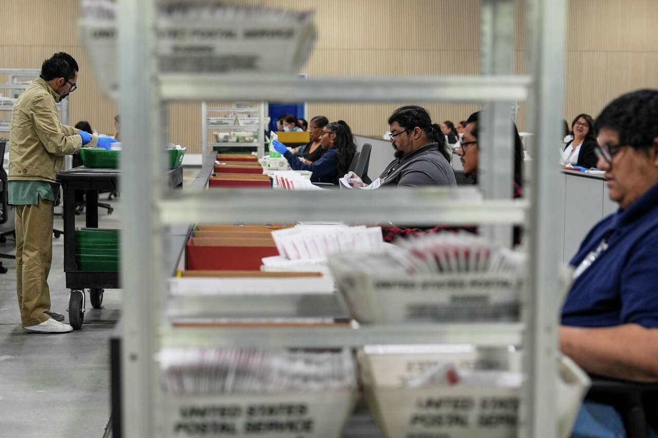 Alert: Judge bars federal government from trying to separate ballots ...