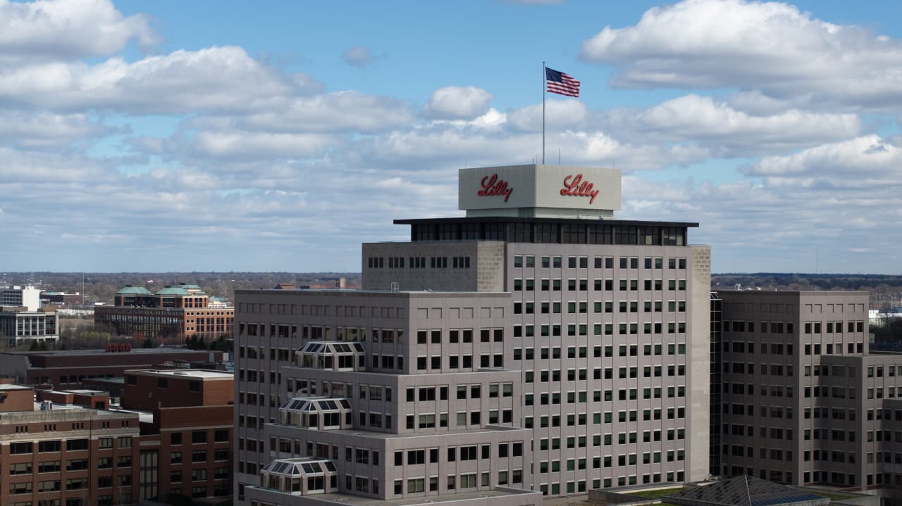 Eli Lilly's CFO sees cancer drugs as the drugmaker's next growth drivers