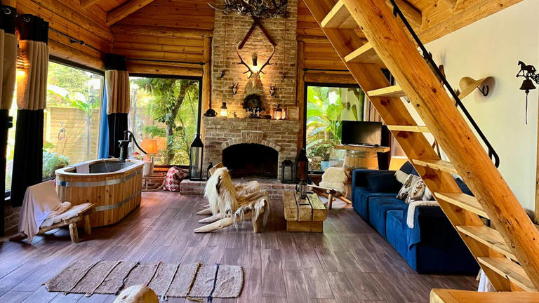 'Chalet chic' is the cozy decorating look made for cold weather
