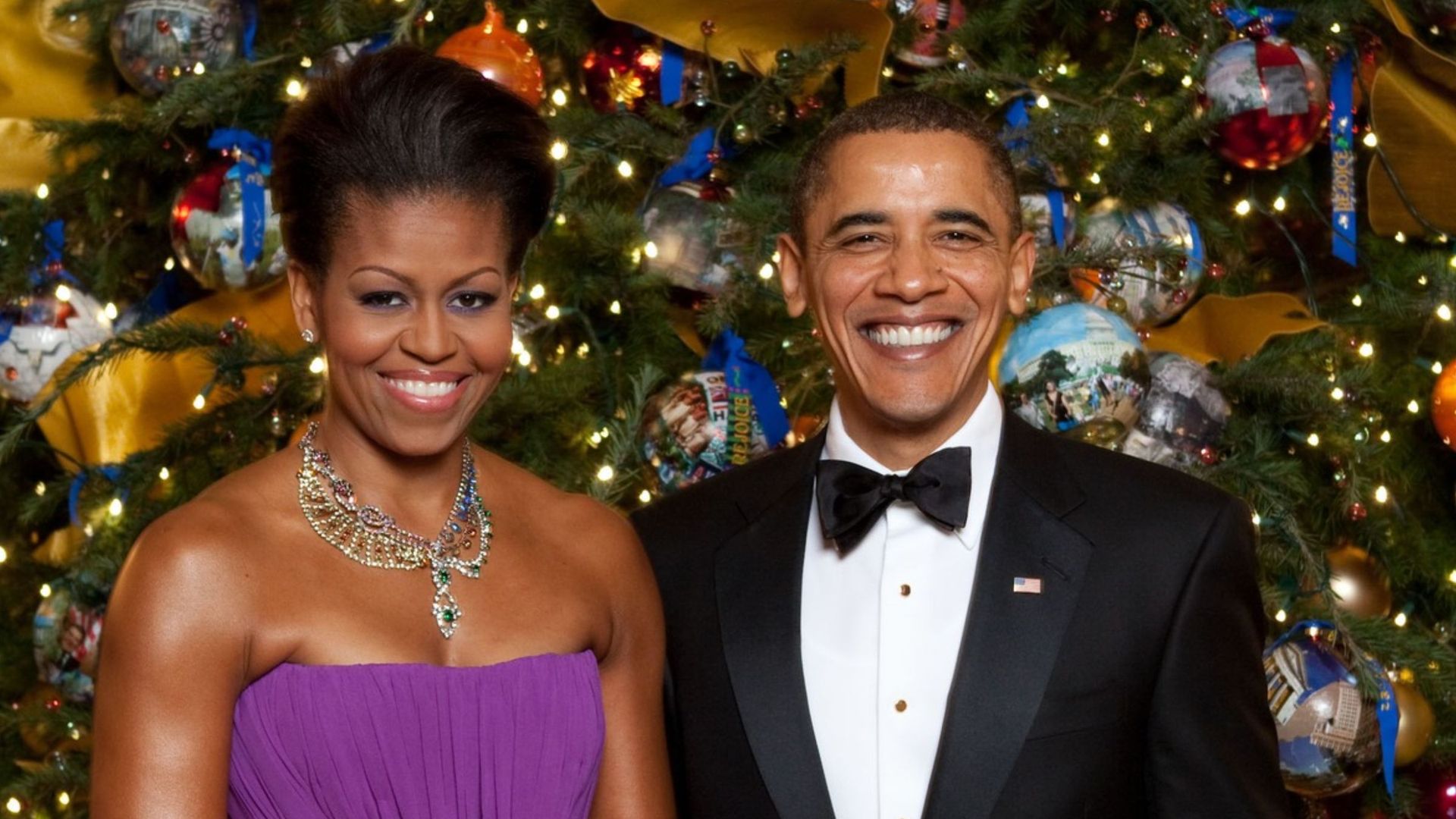 Barack and Michelle Obama’s 2009 tree is a study in mid-century warmth ...