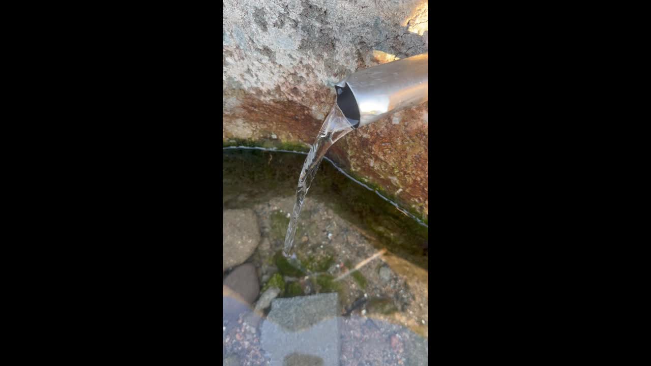 Fascinating laminar flow makes water appear almost frozen in midair in ...