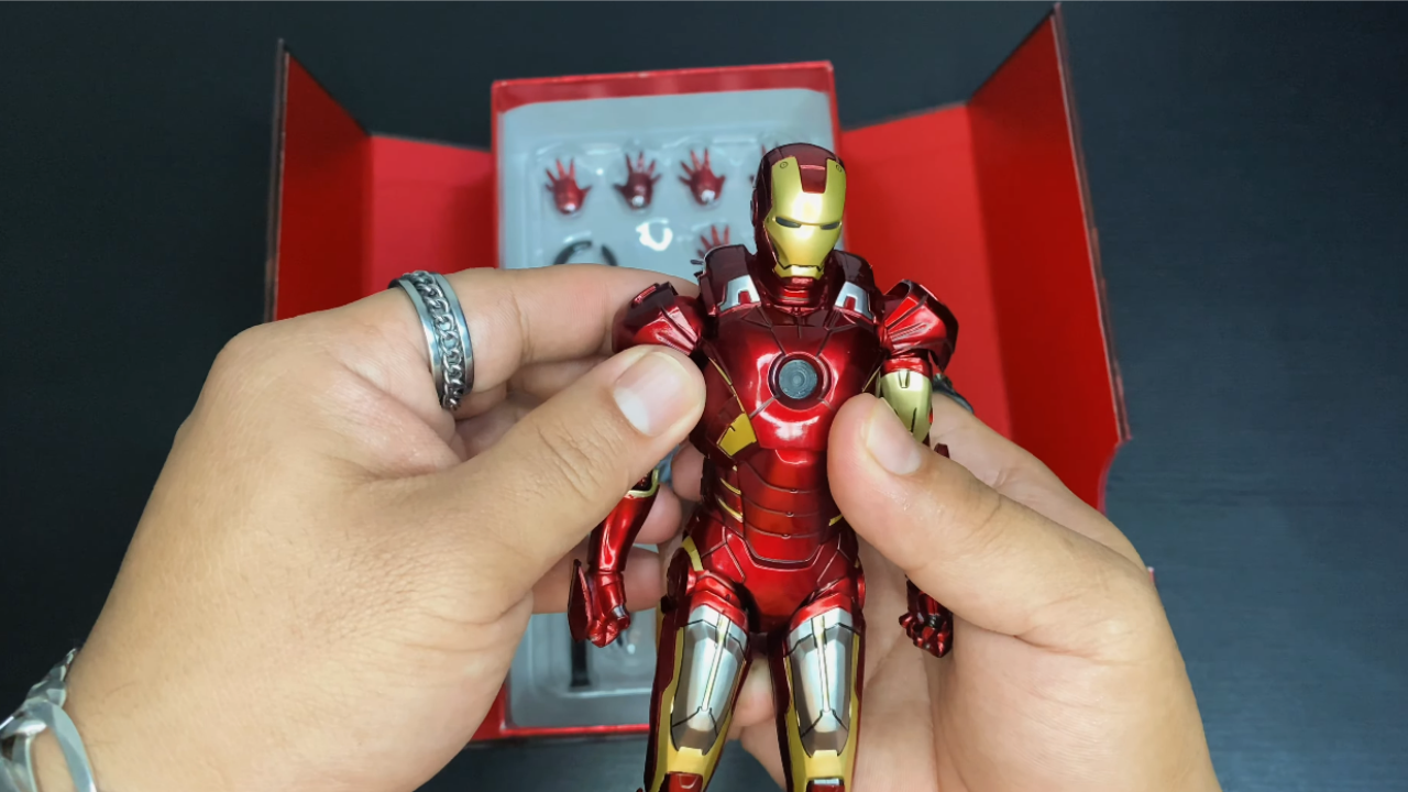 ZD Toys Iron Man Mark 7 figure review