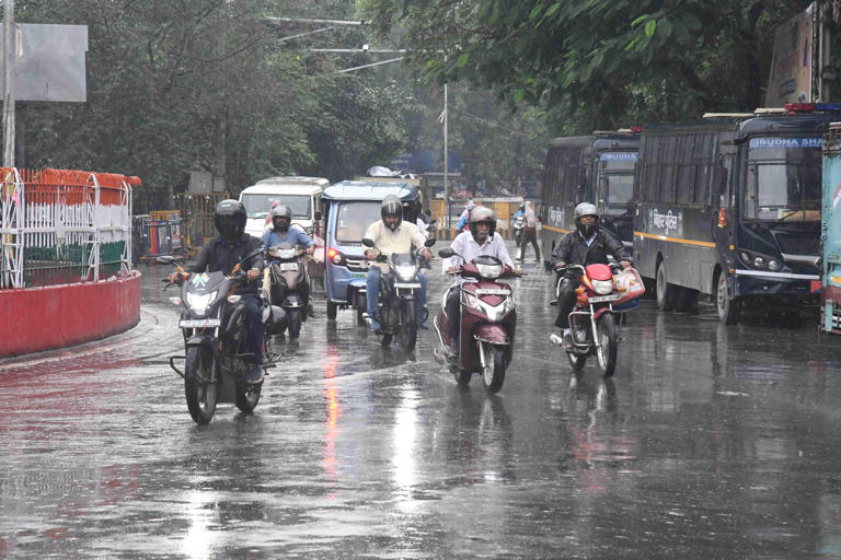 Cyclone Arnab: IMD warns of heavy rainfall, thunderstorm till tomorrow